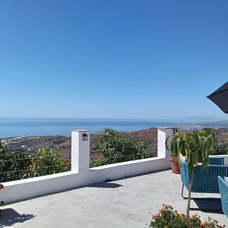 וילה Mediterranean House In The Mountain *