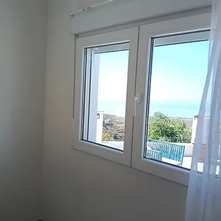 Mediterranean House In The Mountain וילה