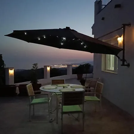 וילה Mediterranean House In The Mountain