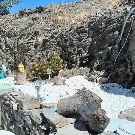 וילה Mediterranean House In The Mountain